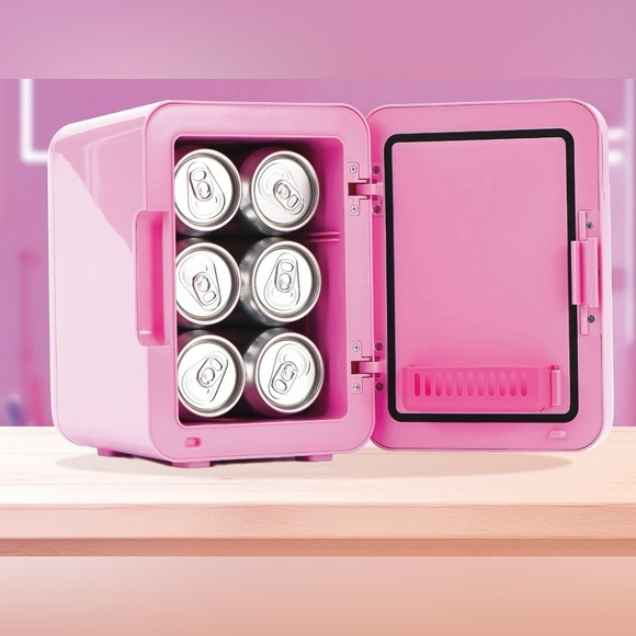 Hello Kitty Mini Fridge - Picture 3 of 6